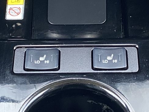 Used 2022 Toyota Prius Prime XLE image 16