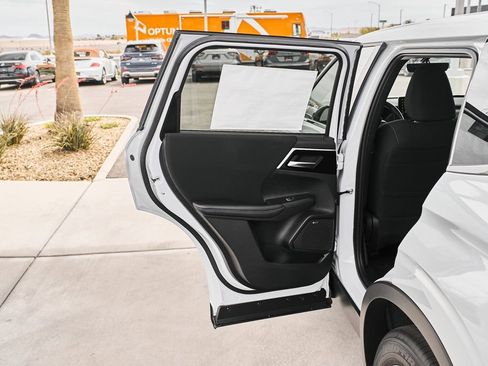 New 2026 Mitsubishi Outlander ES FWD image 13