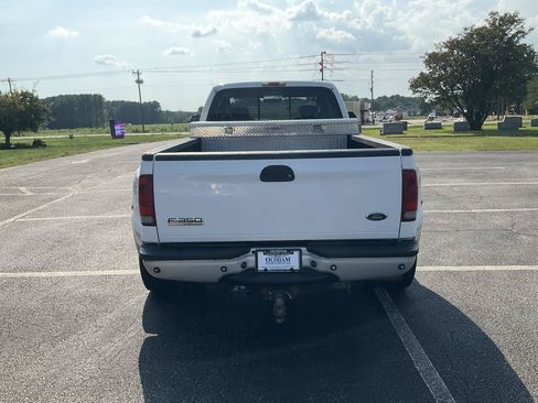 Used 2006 Ford F350 XLT AWD/4WD image 9