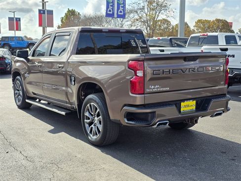 Used 2019 Chevrolet Silverado 1500 LT w/ Texas Edition image 6
