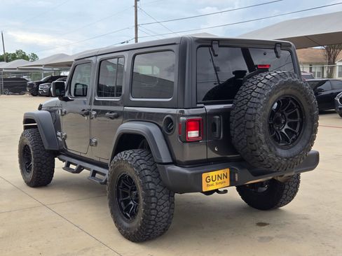 Used 2018 Jeep Wrangler Unlimited Sport S AWD/4WD image 5