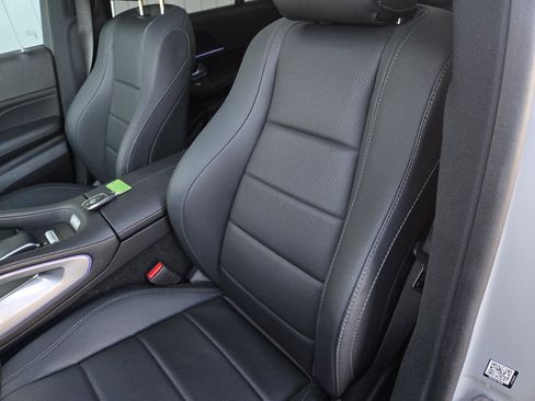 Used 2024 Mercedes-Benz GLS 450 4MATIC image 30