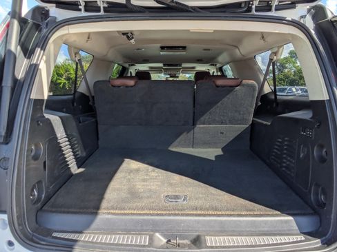 Used 2020 Cadillac Escalade ESV Premium Luxury AWD/4WD image 14