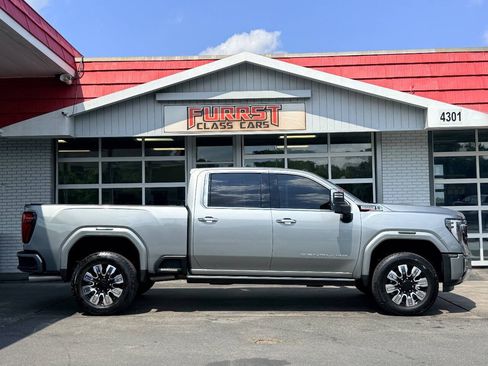 Used 2024 GMC Sierra 2500 Denali w/ Denali Reserve Package AWD/4WD image 2