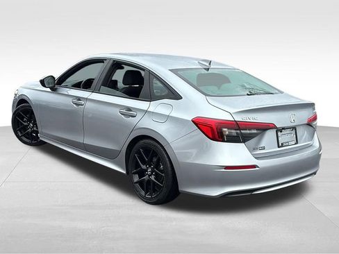 Used 2023 Honda Civic Sport image 5