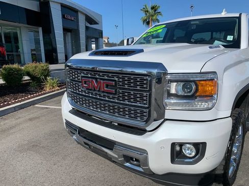 Certified 2019 GMC Sierra 2500 Denali w/ Duramax Plus Package AWD/4WD image 3