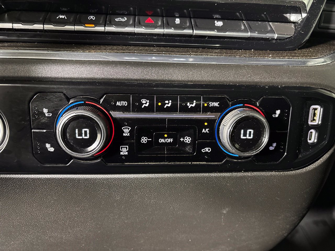 Used 2024 Chevrolet Silverado 1500 RST w/ LPO, Liner Protection Package AWD/4WD image 19