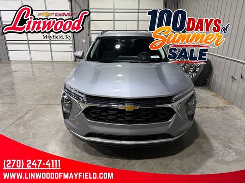 Used 2026 Chevrolet Trax LT FWD image 5