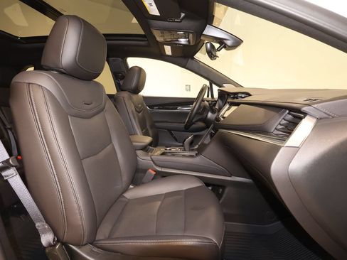 Certified 2025 Cadillac XT5 Premium Luxury w/ Technology Package AWD/4WD image 27