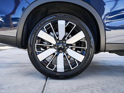 Used 2025 Mitsubishi Outlander SE image 9