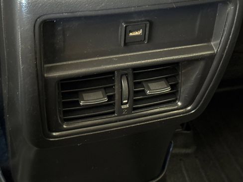 Used 2018 Nissan Murano SV image 16