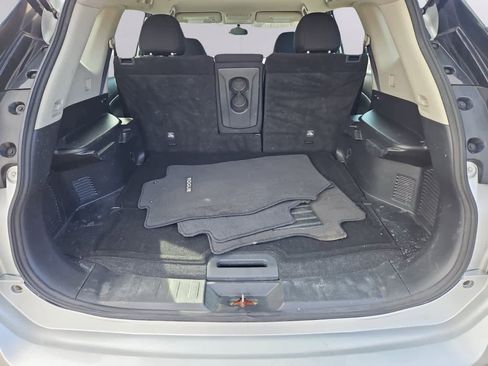 Used 2018 Nissan Rogue S image 27