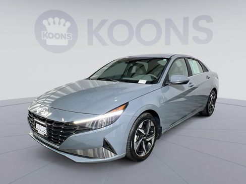 Used 2022 Hyundai Elantra SEL w/ Convenience + Premium Package image 1