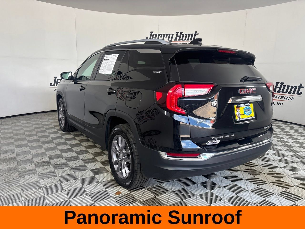 Used 2023 GMC Terrain SLT w/ Infotainment Package II AWD/4WD image 9