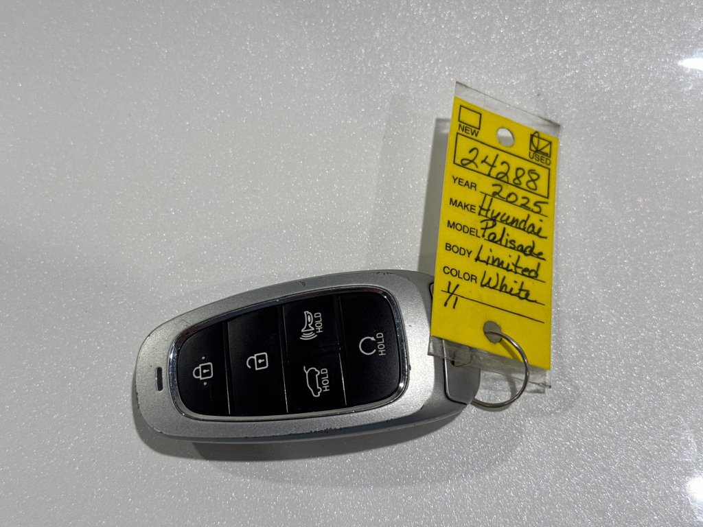 Used 2025 Hyundai Palisade Limited FWD image 44