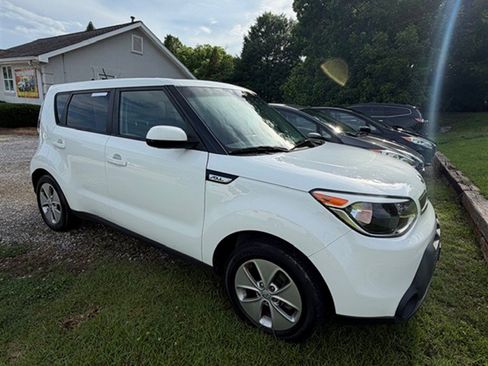 Used 2016 Kia Soul FWD image 3