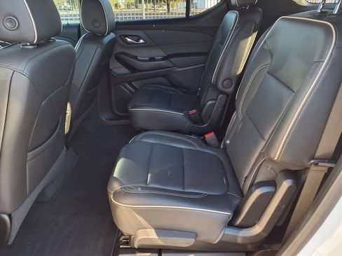 Used 2023 Chevrolet Traverse Premier image 9