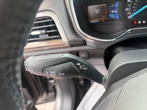 Used 2017 Ford Fusion SE w/ Fusion SE Technology Package FWD image 33