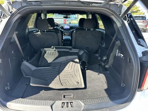 Certified 2020 Ford Explorer XLT image 7