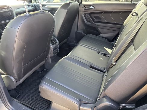 Used 2023 Volkswagen Tiguan SE R-Line image 20