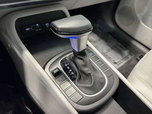 Certified 2024 Hyundai Kona SEL AWD/4WD image 24