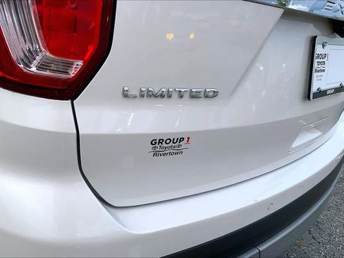 Used 2017 Ford Explorer Limited w/ Class II Trailer Tow Package FWD image 30