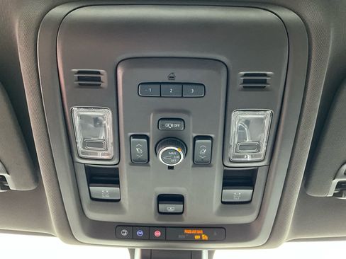 Used 2022 Chevrolet Tahoe Z71 w/ Luxury Package image 26