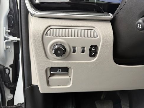 Used 2022 Jeep Wagoneer Series II w/ Convenience Group I AWD/4WD image 24