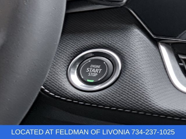 Used 2027 Chevrolet Equinox LT w/ Convenience Package II FWD image 17