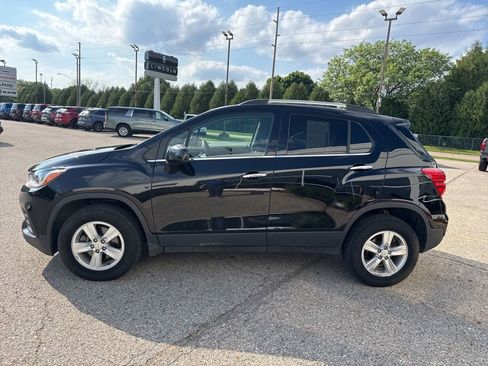 Used 2017 Chevrolet Trax LT w/ Driver Confidence Package AWD/4WD image 4