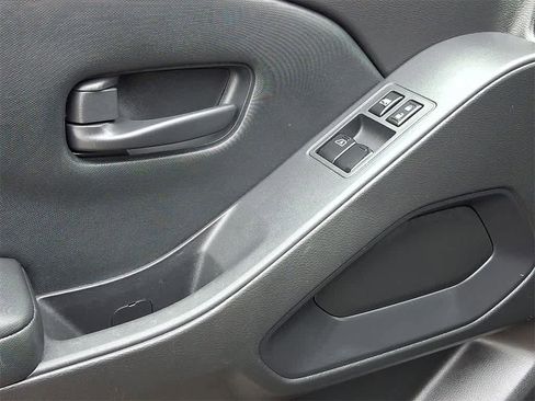 Used 2022 Nissan Frontier S w/ Graphics Package image 10