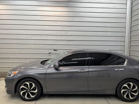 Used 2017 Honda Accord EX-L image 3
