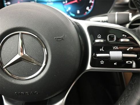 Used 2020 Mercedes-Benz GLC 300 4MATIC image 27