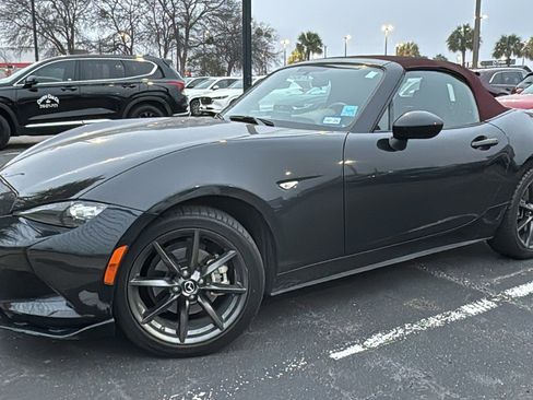 Used 2018 MAZDA MX-5 Miata Club image 8