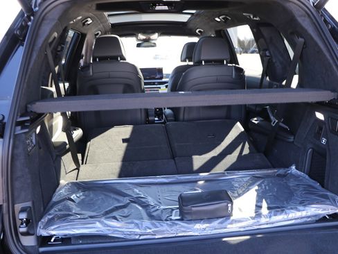 Certified 2025 BMW X7 M60i image 37