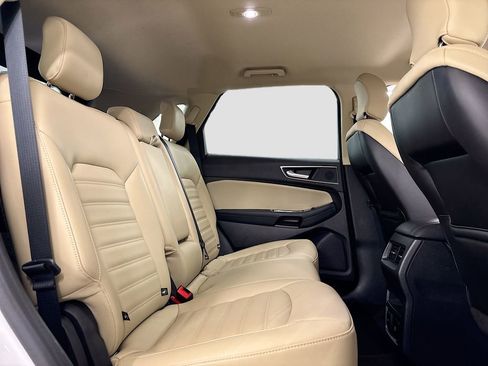 Used 2019 Ford Edge SEL w/ Equipment Group 201A FWD image 16