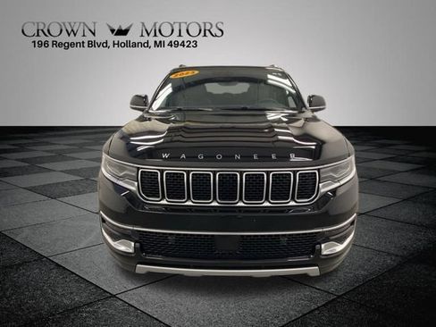 Used 2023 Jeep Wagoneer Series II w/ Premium Group I AWD/4WD image 2