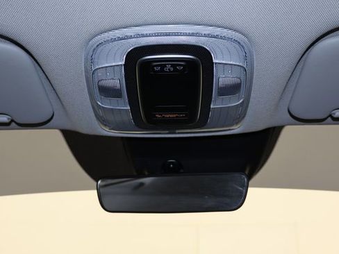Used 2025 Hyundai Elantra SE FWD image 22