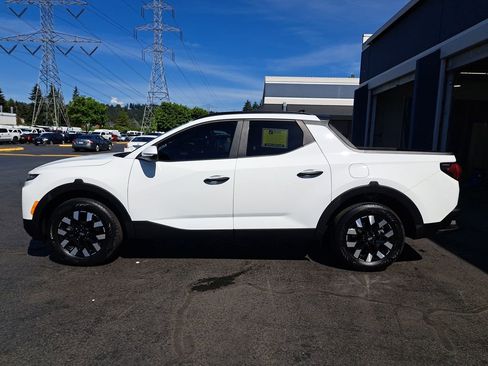 Used 2025 Hyundai Santa Cruz SEL FWD image 2
