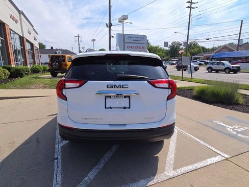 Used 2022 GMC Terrain SLE w/ Driver Convenience Package AWD/4WD image 12