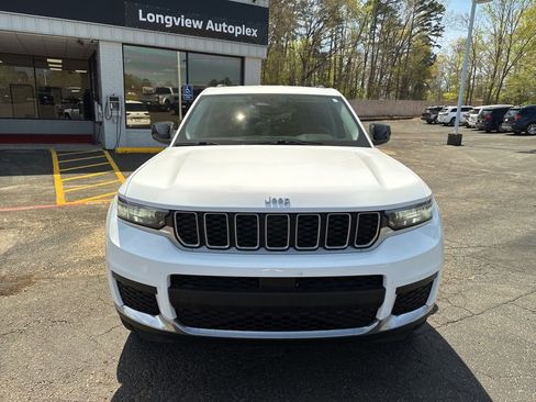 Used 2022 Jeep Grand Cherokee L Laredo w/ Luxury Tech Group I image 3