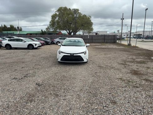 Used 2025 Toyota Corolla LE image 7
