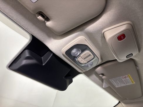 Used 2024 RAM ProMaster 2500 w/ Convenience Group FWD image 18