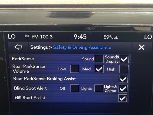 Used 2019 Chrysler Pacifica Limited image 37