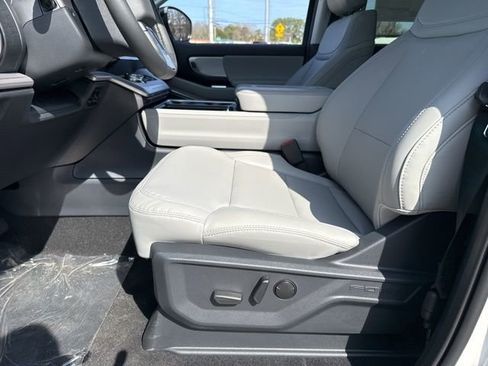 New 2026 Ford Expedition Max Active image 30