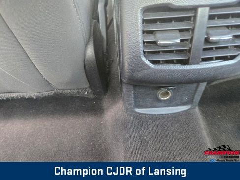 Used 2020 Ford Fusion SE image 14