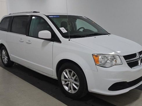 Used 2020 Dodge Grand Caravan SXT image 2