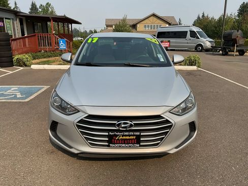 Used 2017 Hyundai Elantra SE FWD image 8
