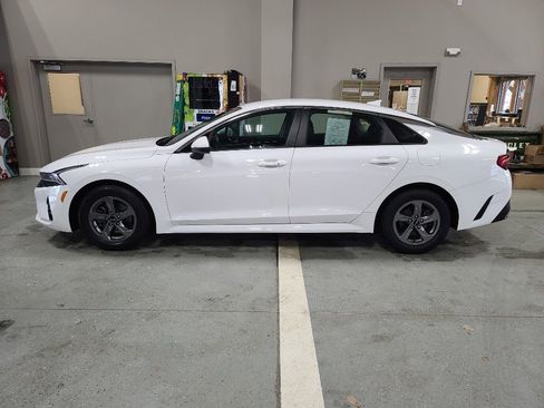 Used 2022 Kia K5 LXS image 1