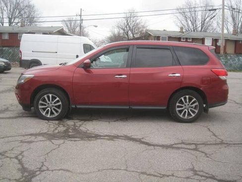 Used 2014 Nissan Pathfinder S AWD/4WD image 8